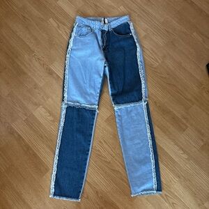 Chic Two-Tone Straight Leg Jeans with Frayed Trim